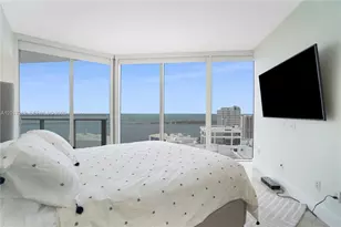 1300 Brickell Bay Dr, Miami, FL 33131 - Photo 4