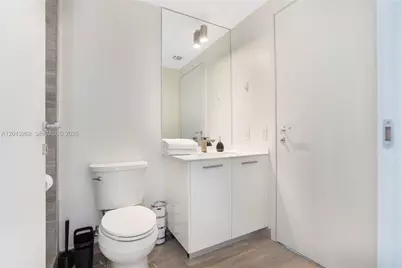 1300 Brickell Bay Dr #3402, Miami, FL 33131 - Photo 18