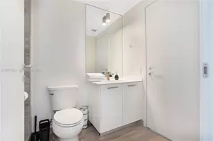 1300 Brickell Bay Dr, Miami, FL 33131 - Photo 18