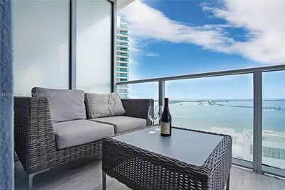 1300 Brickell Bay Dr #3402, Miami, FL 33131 - Photo 2