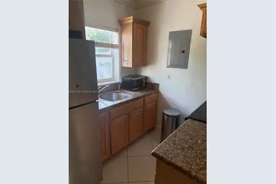 924 SE 2nd St #14, Fort Lauderdale, FL 33301 - Photo 6