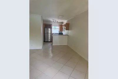 924 SE 2nd St #14, Fort Lauderdale, FL 33301 - Photo 2