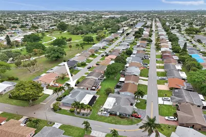 4722 NW 44th Ct, Tamarac, FL 33319 - Photo 4