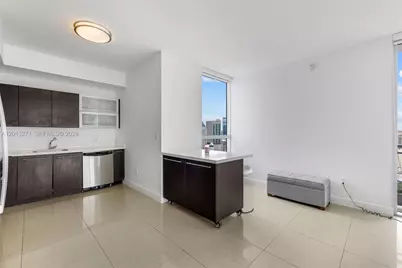 90 SW 3rd St #2504, Miami, FL 33130 - Photo 2