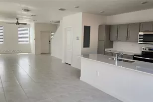 371 NE 16th St, Florida City, FL 33034 - Photo 6