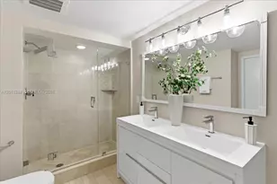 1111 SW 1st Ave, Miami, FL 33130 - Photo 36