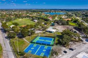 13750 Green Cove Pl, Davie, FL 33325 - Photo 32