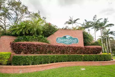 13750 Green Cove Pl, Davie, FL 33325 - Photo 30