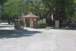 10794 N Kendall Dr, Miami, FL 33176 - Photo 2