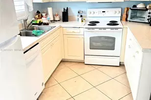 2950 SE Ocean Blvd, Stuart, FL 34996 - Photo 16