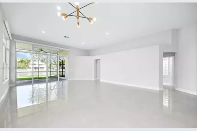 2553 Bay Pointe Drive, Weston, FL 33327 - Photo 20