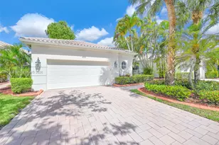 2553 Bay Pointe Dr, Weston, FL 33327 - Photo 2