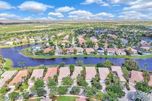 2553 Bay Pointe Dr, Weston, FL 33327 - Photo 36