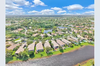 2553 Bay Pointe Drive, Weston, FL 33327 - Photo 38