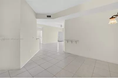 12474 Crystal Pointe Dr #101, Boynton Beach, FL 33437 - Photo 6