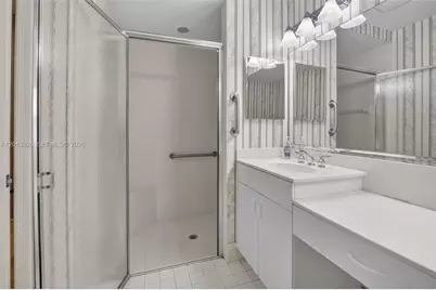 12474 Crystal Pointe Dr #101, Boynton Beach, FL 33437 - Photo 32