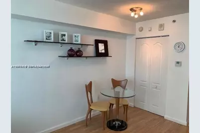 1200 Brickell Bay Dr #2716, Miami, FL 33131 - Photo 4