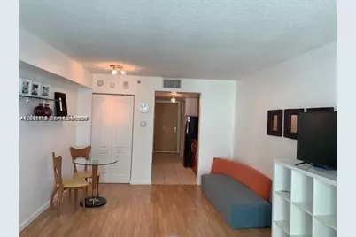 1200 Brickell Bay Dr #2716, Miami, FL 33131 - Photo 2
