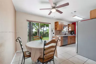 7201 SW 4th St, North Lauderdale, FL 33068 - Photo 4