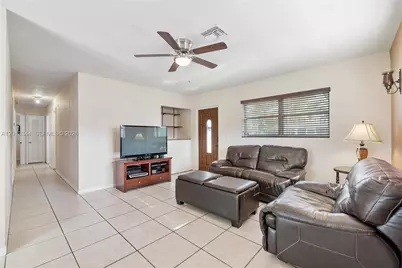 7201 SW 4th St, North Lauderdale, FL 33068 - Photo 2