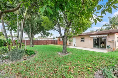 7201 SW 4th St, North Lauderdale, FL 33068 - Photo 12