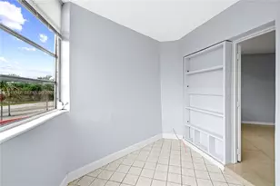 18638 NE 18th Ave, Miami, FL 33179 - Photo 24