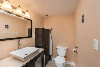 1000 Michigan Ave #704, Miami Beach, FL 33139 - Photo 16