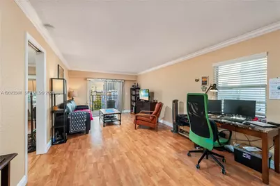 1000 Michigan Ave #704, Miami Beach, FL 33139 - Photo 8