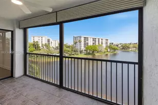 2232 N Cypress Bend Dr, Pompano Beach, FL 33069 - Photo 14