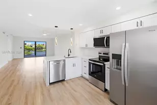 2232 N Cypress Bend Dr, Pompano Beach, FL 33069 - Photo 4