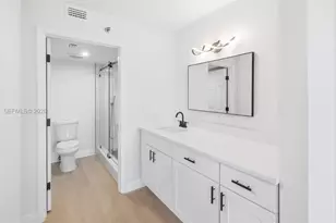 2232 N Cypress Bend Dr, Pompano Beach, FL 33069 - Photo 20