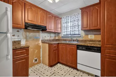 2040 NW 81st Ave #122, Pembroke Pines, FL 33024 - Photo 10