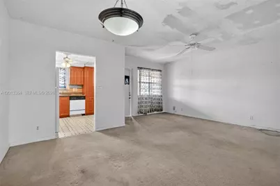 2040 NW 81st Ave #122, Pembroke Pines, FL 33024 - Photo 8