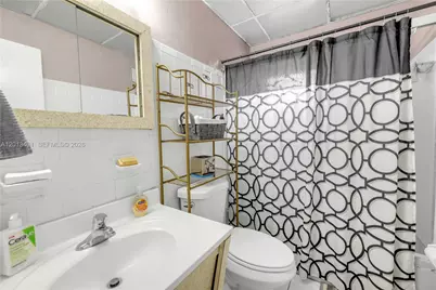 10370 SW 44th St, Miami, FL 33165 - Photo 18