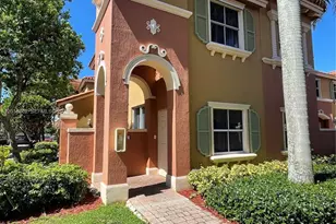 10666 SW 7th St, Pembroke Pines, FL 33025 - Photo 1
