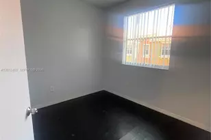 10666 SW 7th St, Pembroke Pines, FL 33025 - Photo 20