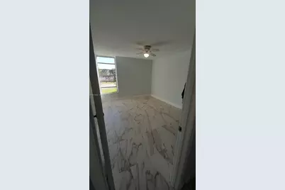 310 Fontainebleau Blvd #203, Miami, FL 33172 - Photo 14