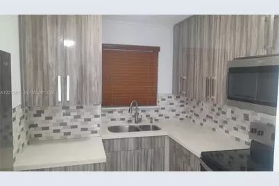 310 Fontainebleau Blvd #203, Miami, FL 33172 - Photo 2