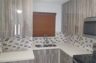 310 Fontainebleau Blvd, Miami, FL 33172 - Photo 2