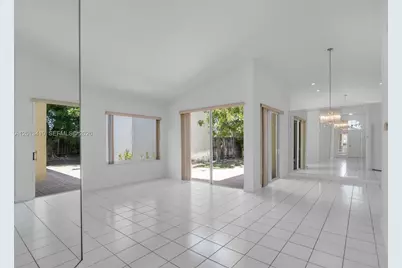 9803 NW 32nd St, Doral, FL 33172 - Photo 18