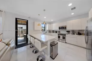 10515 NW 78th Terrace, Doral, FL 33178 - Photo 8