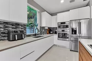 7535 NW 98th Ave, Doral, FL 33178 - Photo 14