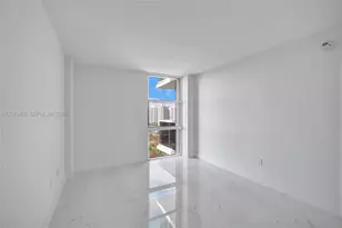 3625 N Country Club Dr, Aventura, FL 33180 - Photo 24
