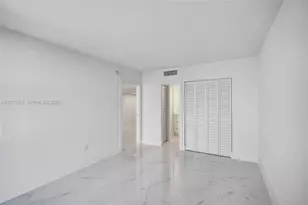 3625 N Country Club Dr, Aventura, FL 33180 - Photo 26