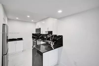 3625 N Country Club Dr #2310, Aventura, FL 33180 - Photo 8