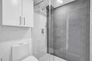 3625 N Country Club Dr, Aventura, FL 33180 - Photo 14
