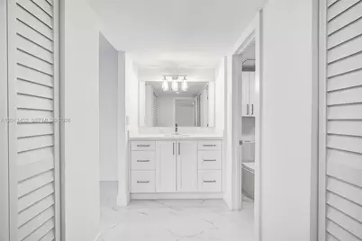 3625 N Country Club Dr #2310, Aventura, FL 33180 - Photo 12