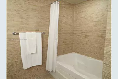 50 Biscayne Blvd #508, Miami, FL 33132 - Photo 18