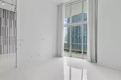 475 Brickell Ave #2812, Miami, FL 33131 - Photo 16