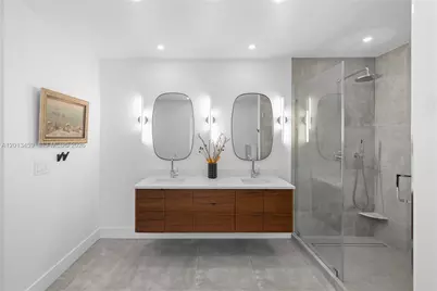 1281 S Venetian Way, Miami, FL 33139 - Photo 32